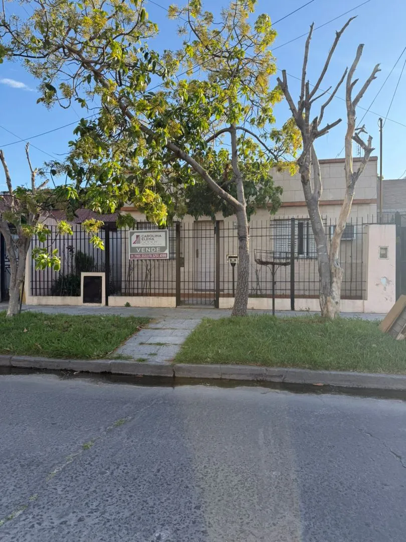 Casa en 25 de mayo 5900