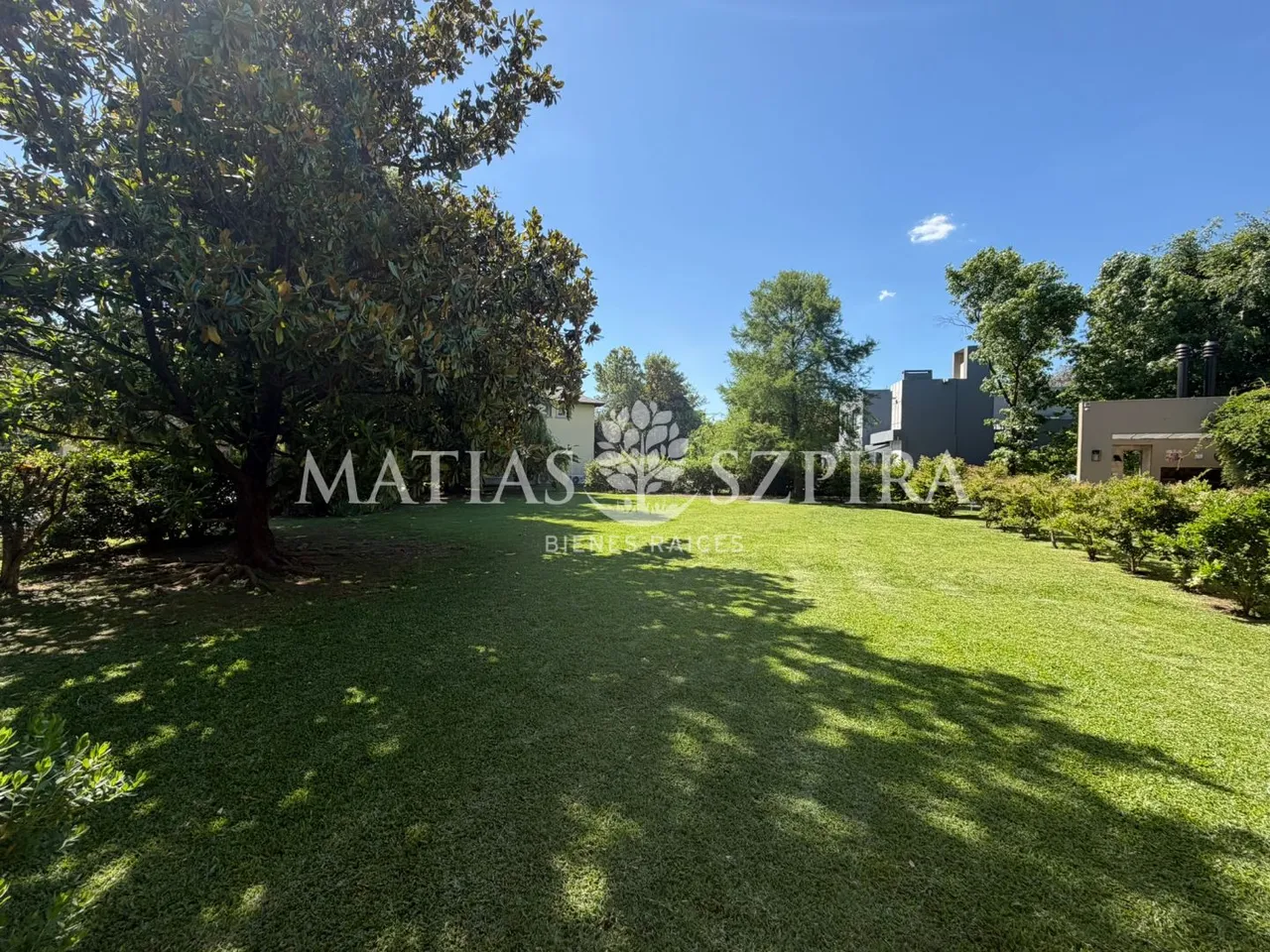 Lote en Carola Lorenzini 4900