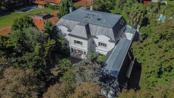 Casa en Alsina 2500