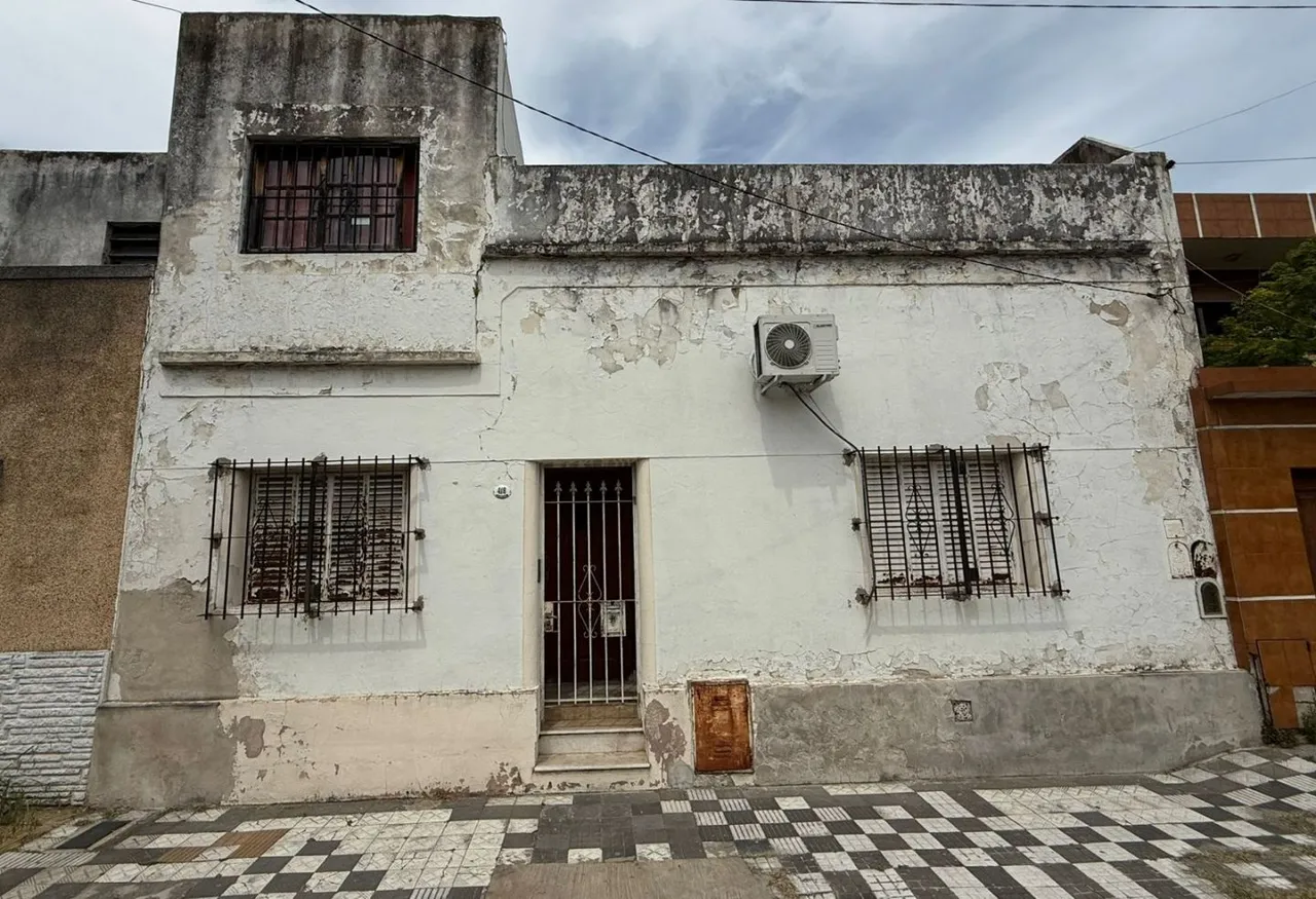 Casa en Cnel. Murguiondo 400