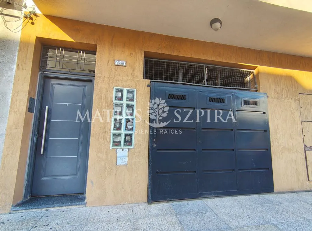 Departamento en Ramon Falcon 1500