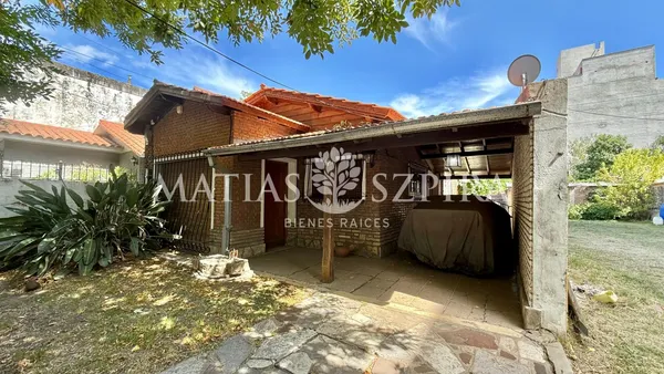 Casa en Ayacucho 300