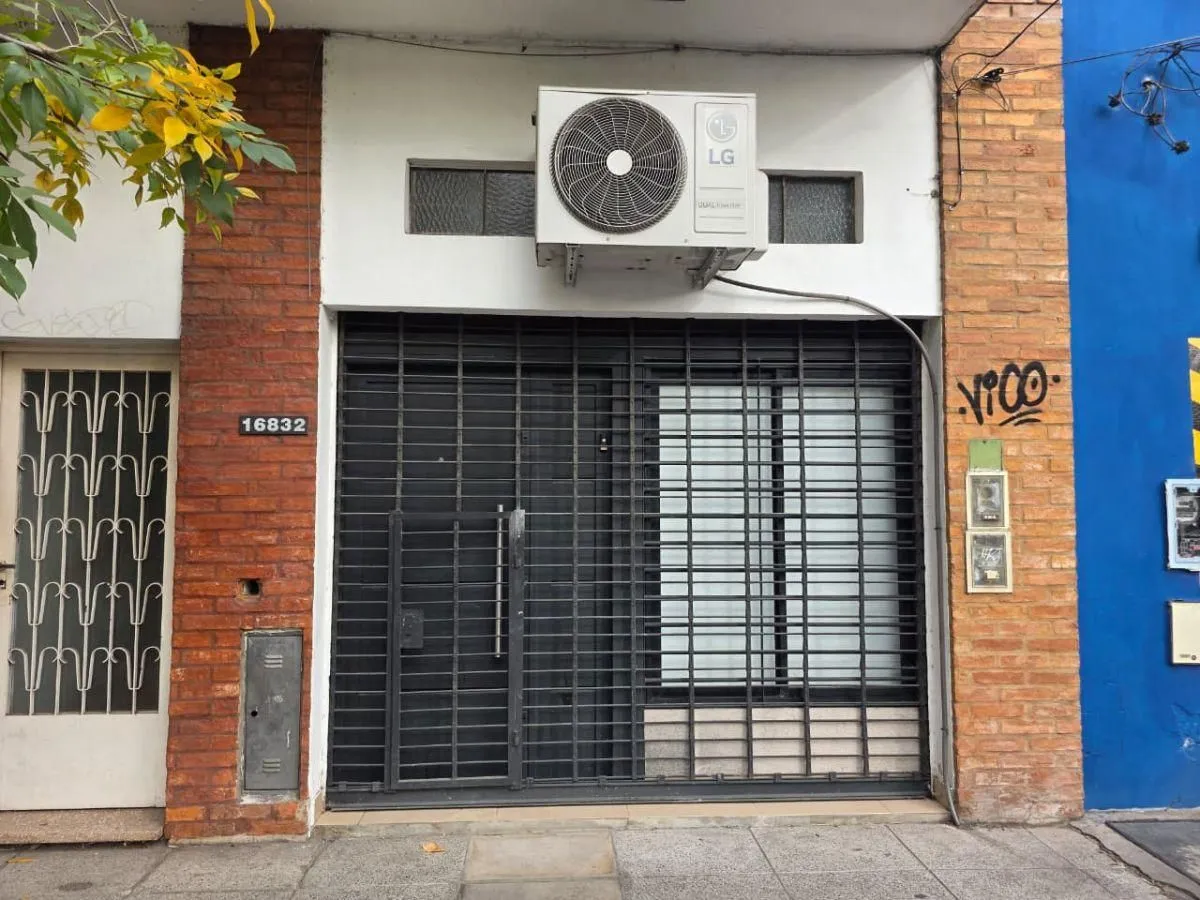 Casa en Av. Rivadavia 16800