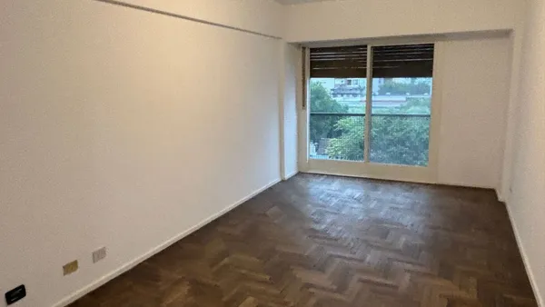Departamento en AV HIPOLITO YRIG 8800