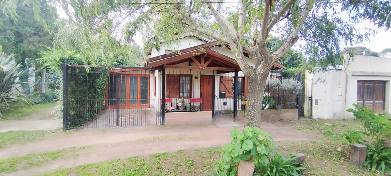 Casa en Av 8 700
