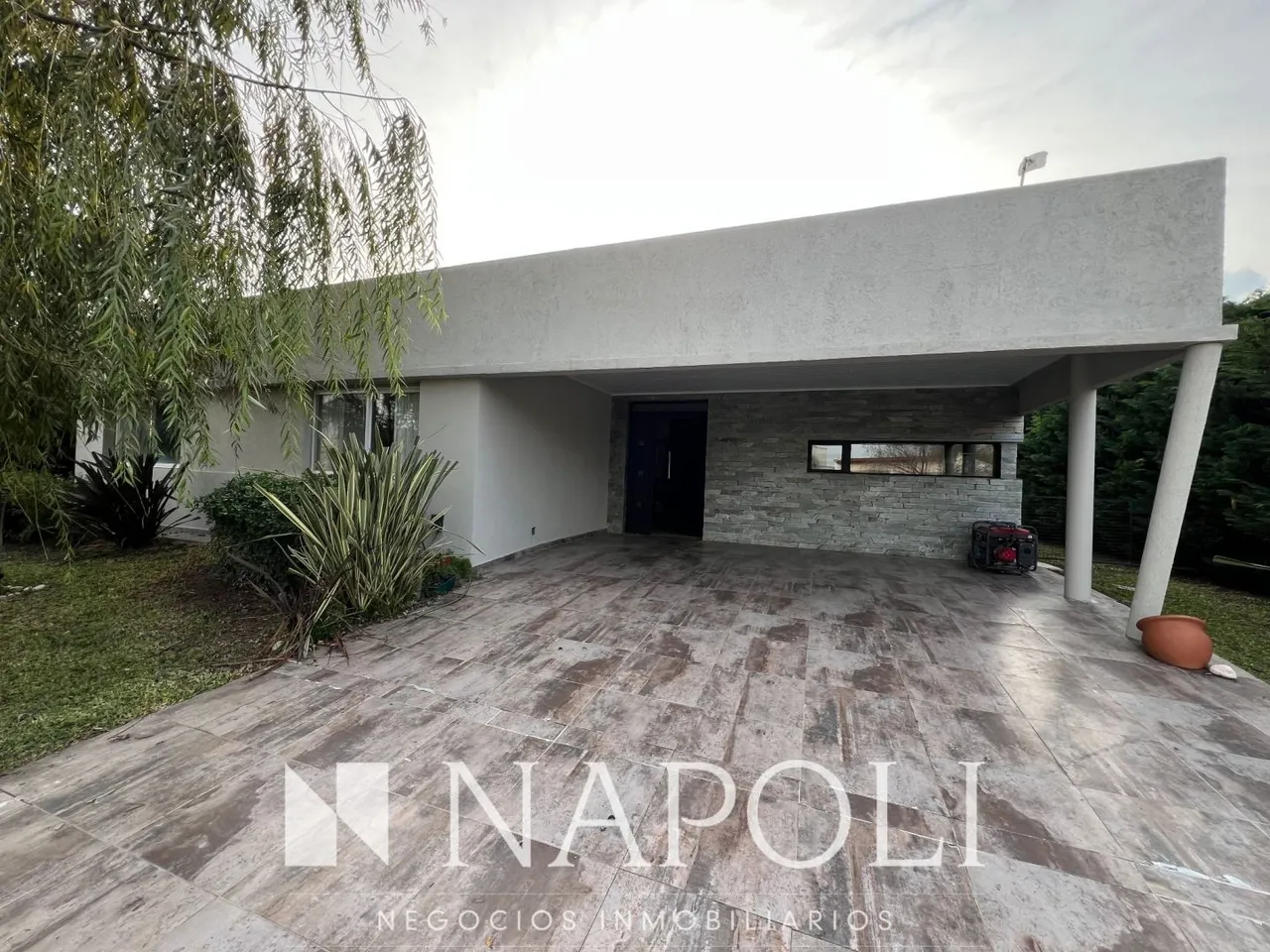 Casa en Juana de Arco 6700