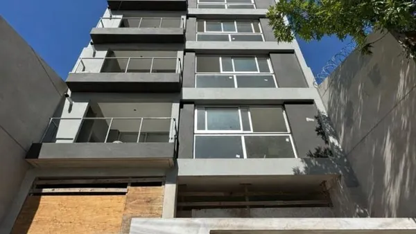 Departamento en Av. Alsina 100