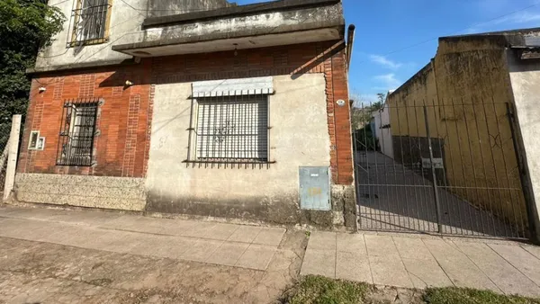 Casa en Marcelo T Alvear 100