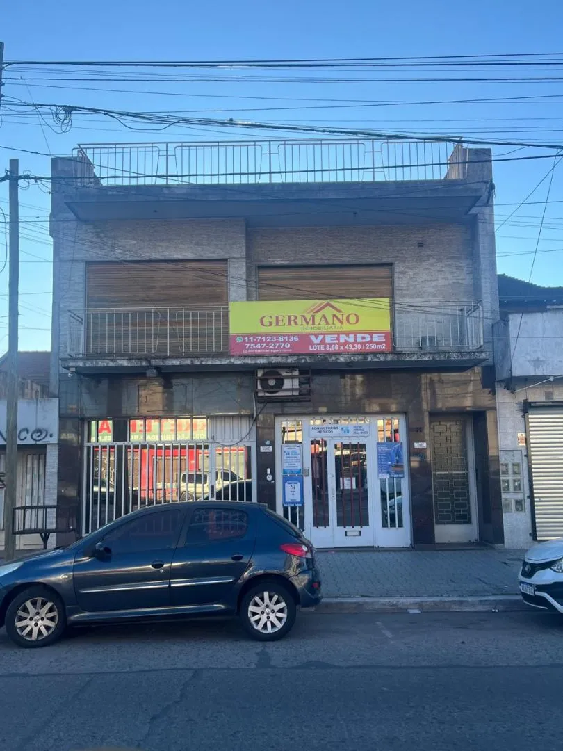 Casa en av. illia 2300