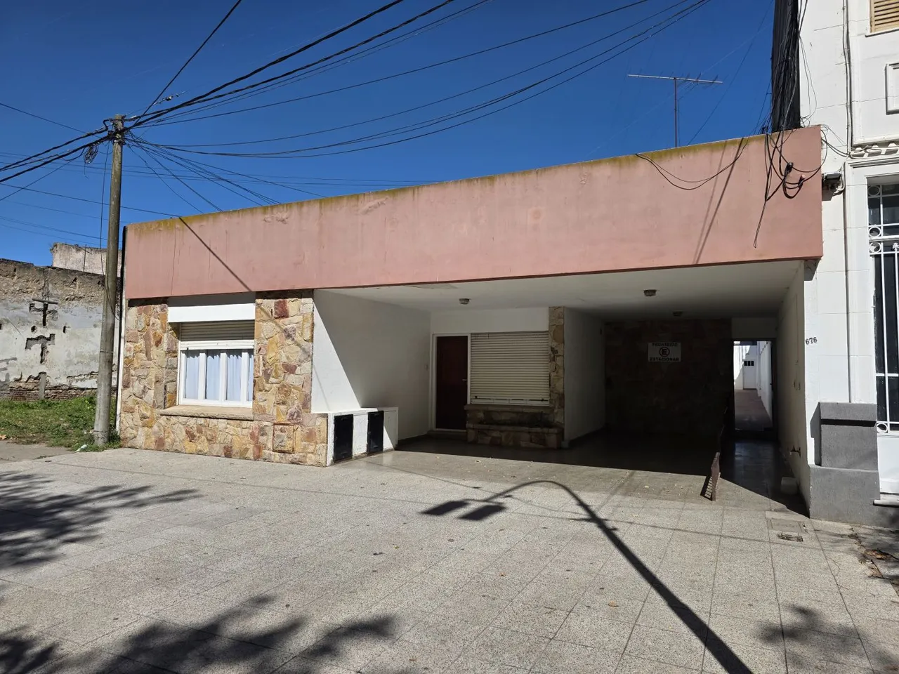 Departamento en AV. FAVALORO 600