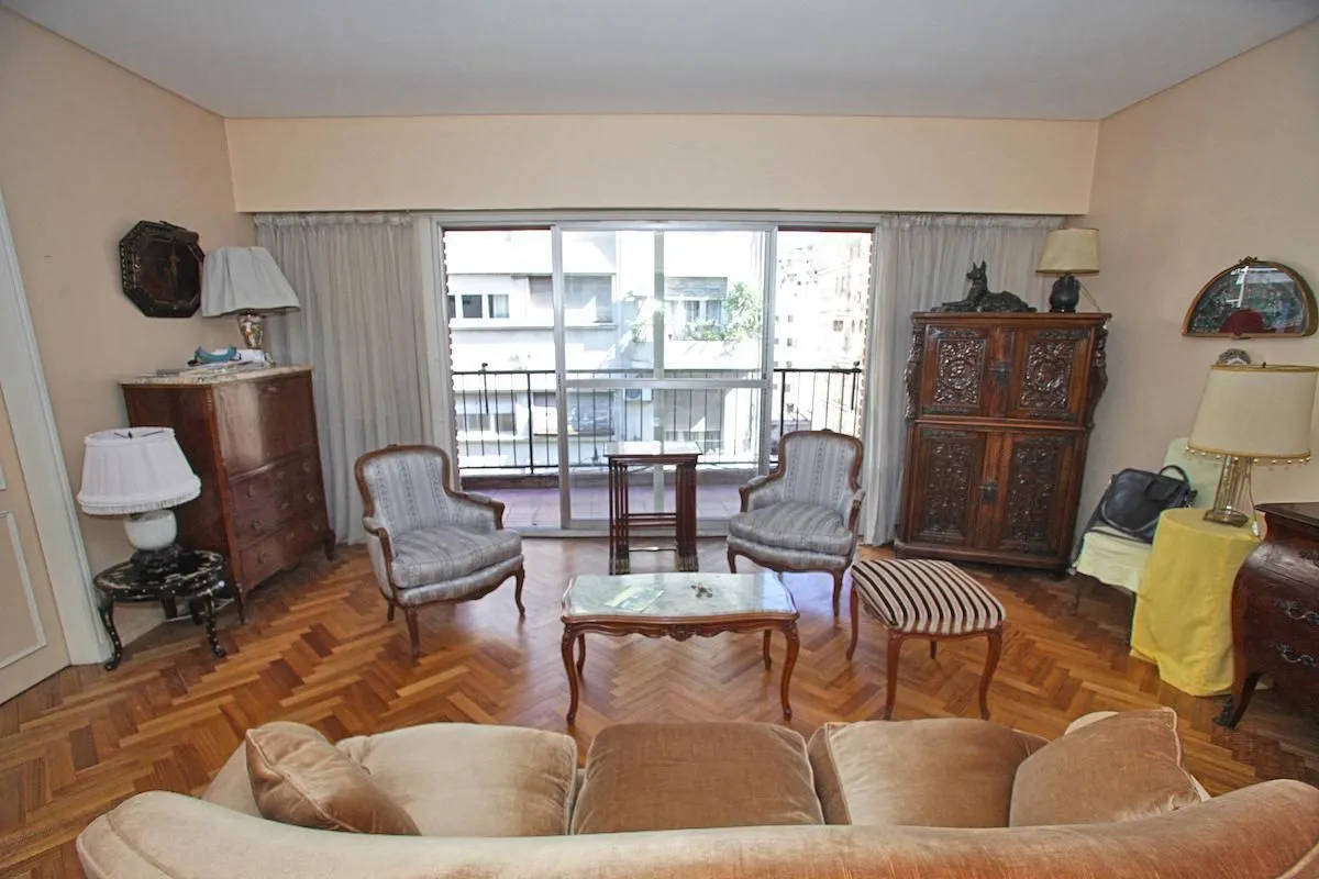 Departamento en Larrea 1000