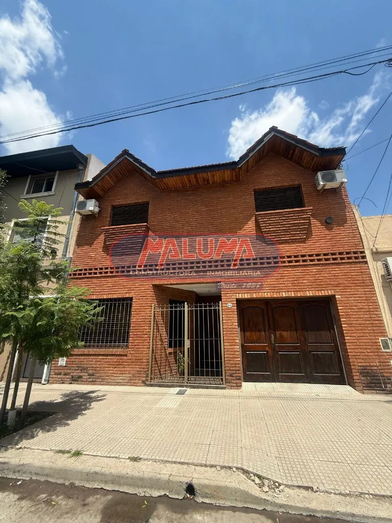 Casa en Diego de Olavarr 1600