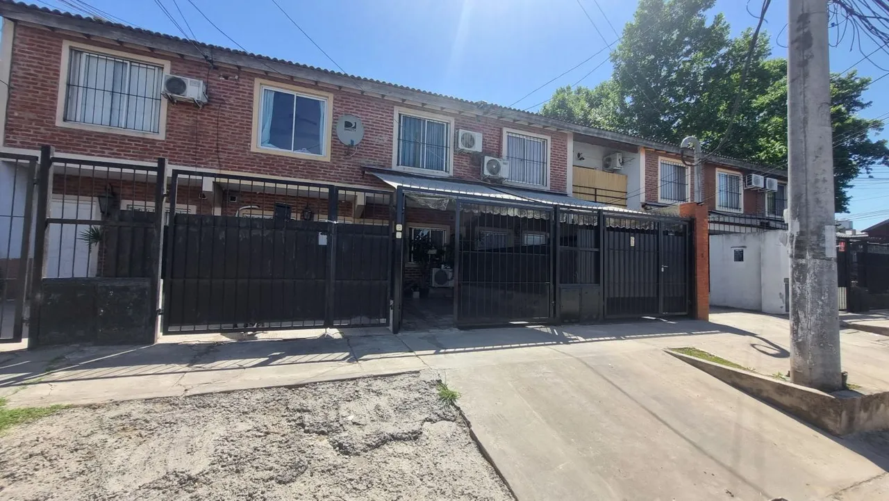 Casa en Maestro Angel De 2900