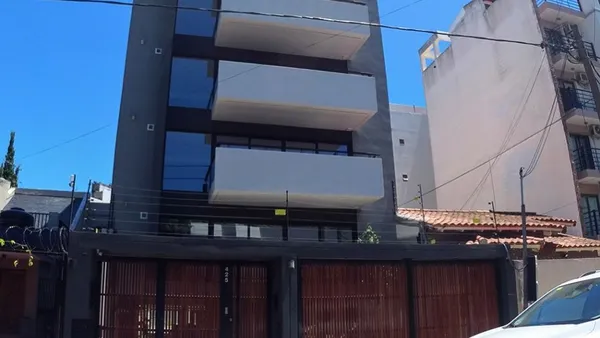 Departamento en ESMERALDA 400