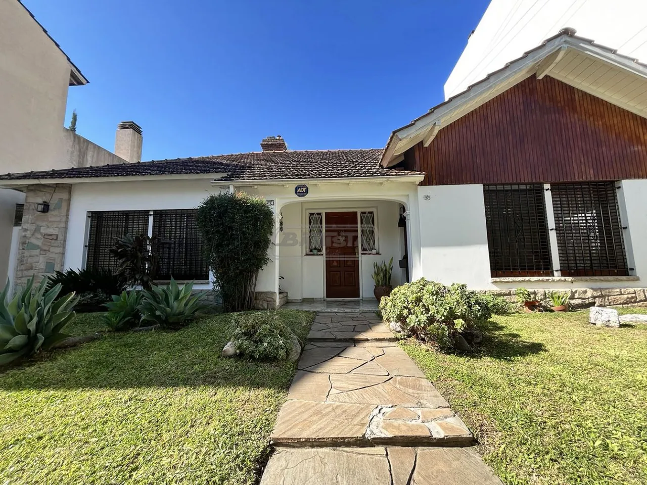Casa en CAZADORES 400