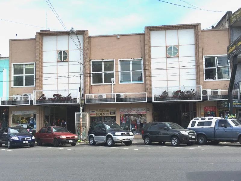 Local Comercial en AV. RIVADAVIA 14000