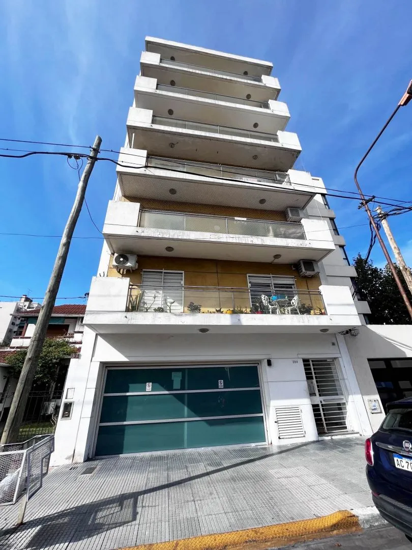 Departamento en ALVEAR 300