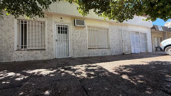 Casa en Bolívar 2500