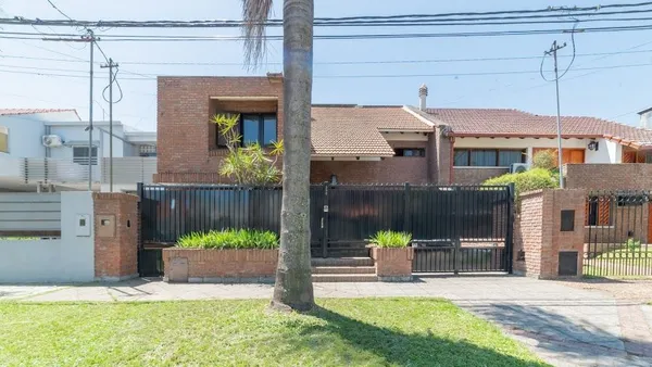 Casa en Hernandarias 300