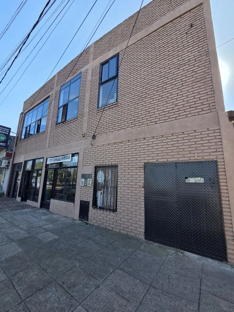 Local Comercial en Acceso Oeste Col 7100