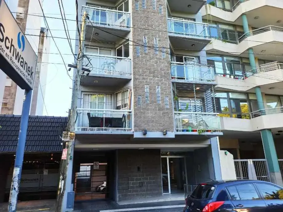 Departamento en Mitre Bartolome 200