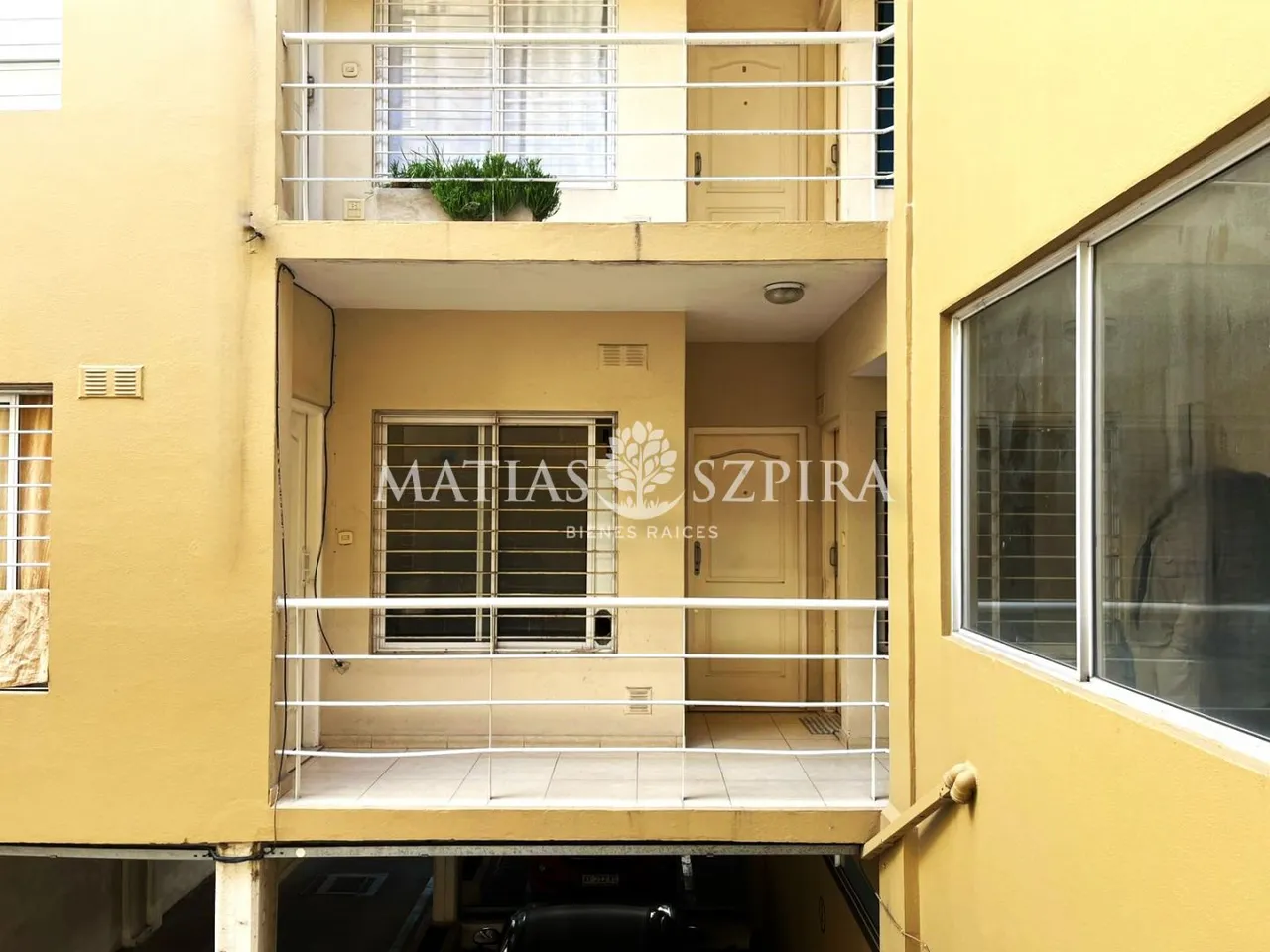 Departamento en Almirante Guille 200