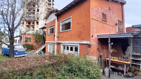 Lote en SARMIENTO 200