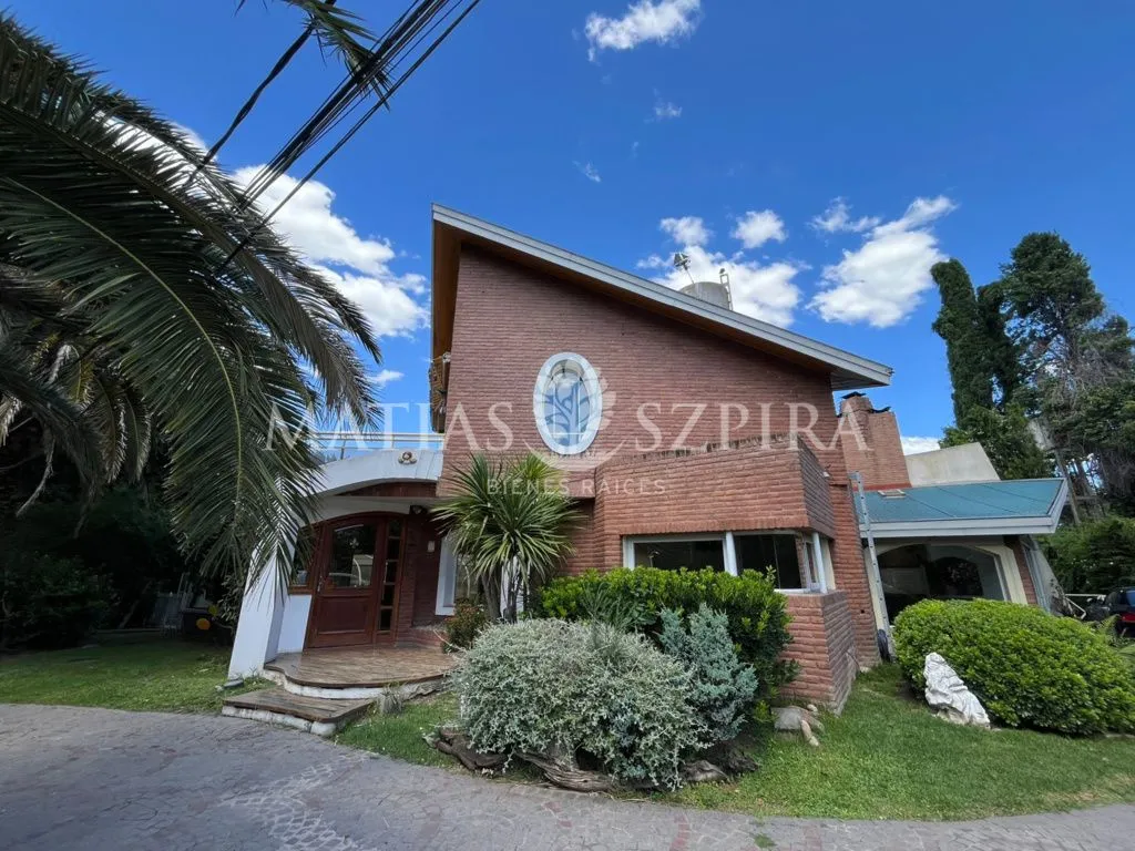 Casa en Felipe Boero 4000