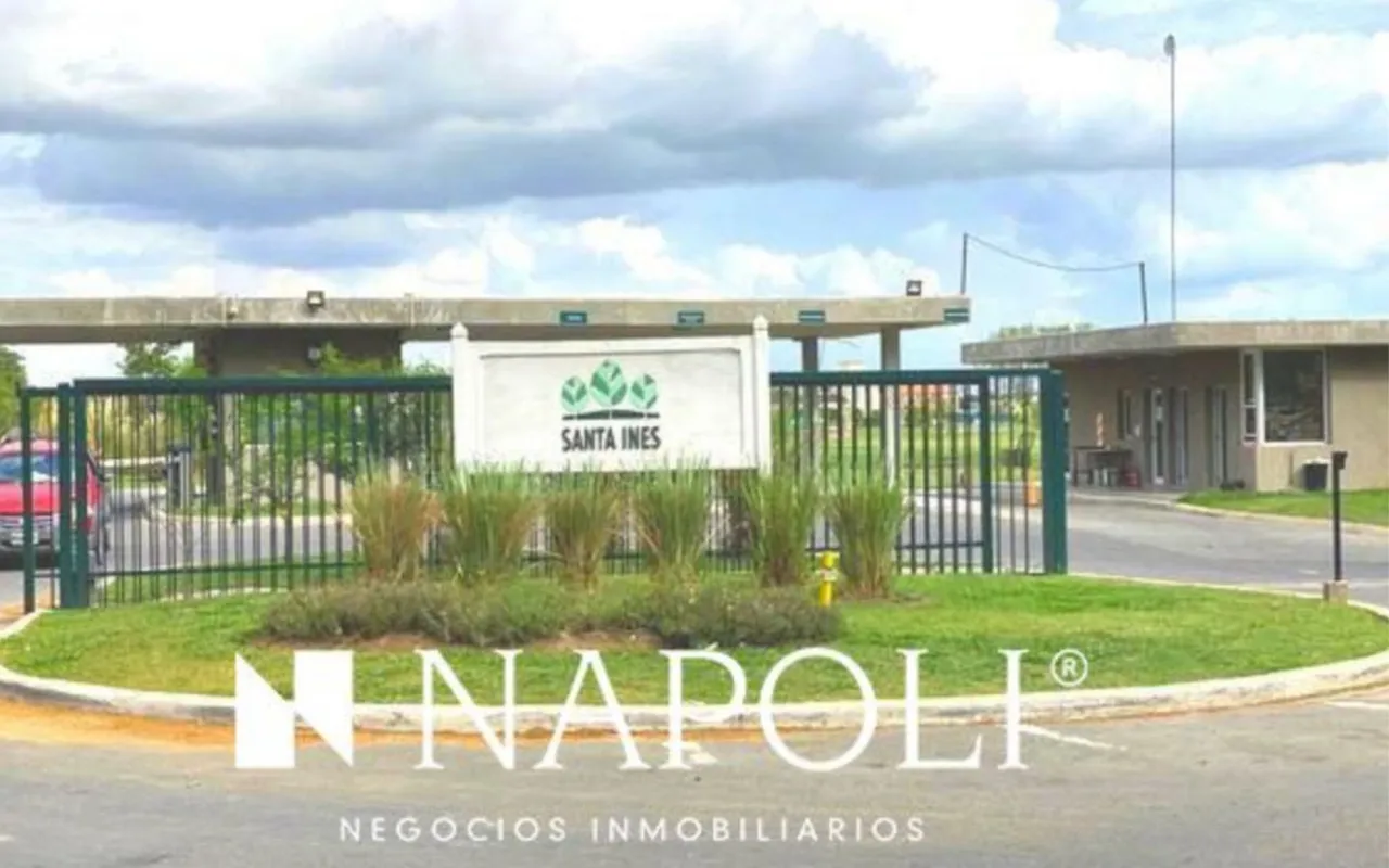 Lote en Juana de Arco 6500