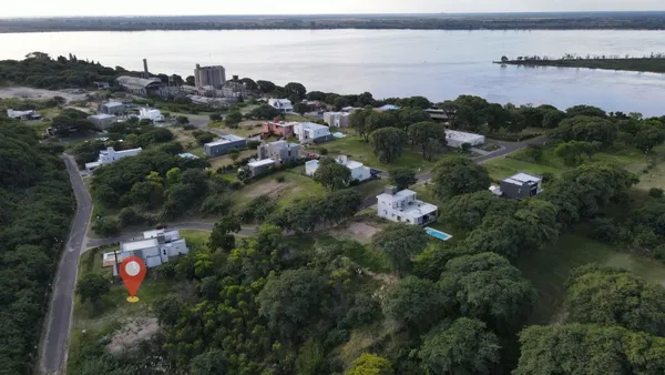 Lote en Estrada 2100