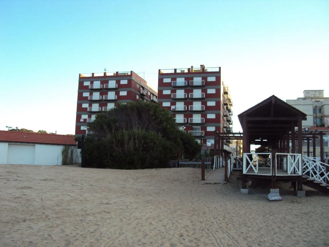Departamento en Av. Costanera 25 100