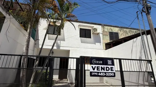 Casa en Av Tacuari