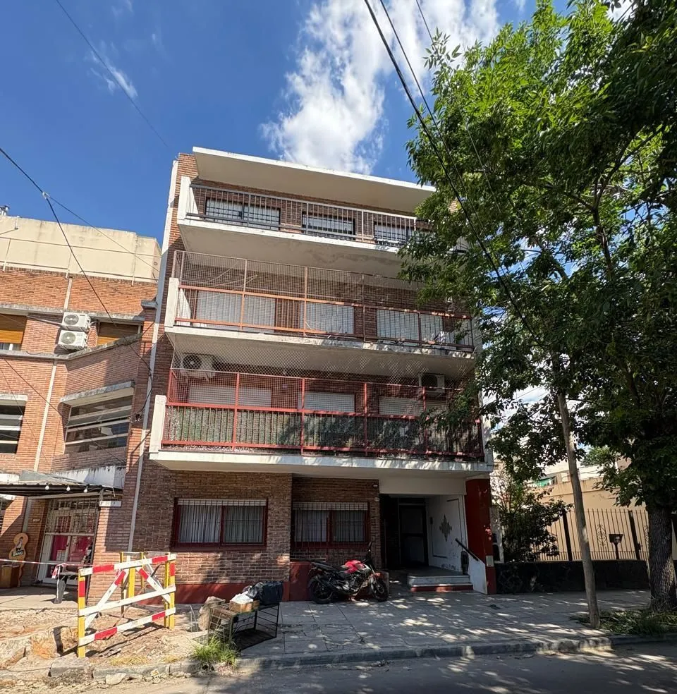 Departamento en Estrada 1300