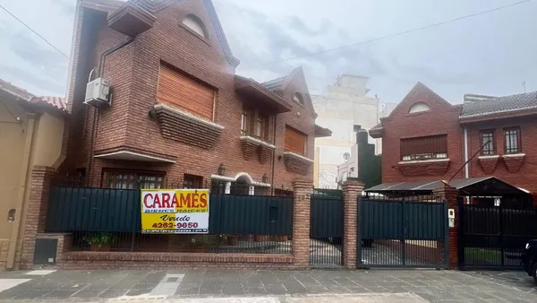 Casa en ALVAREZ THOMAS 100