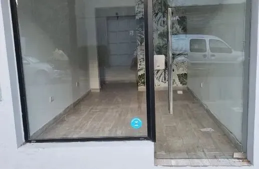 Local Comercial en Bolivar 600