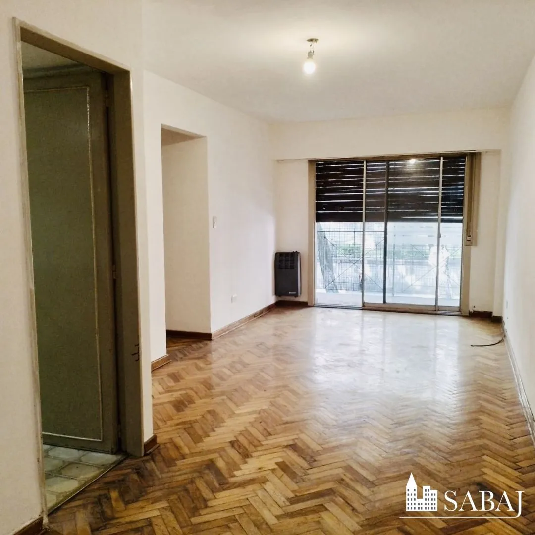 Departamento en Av Jose M Moreno 500
