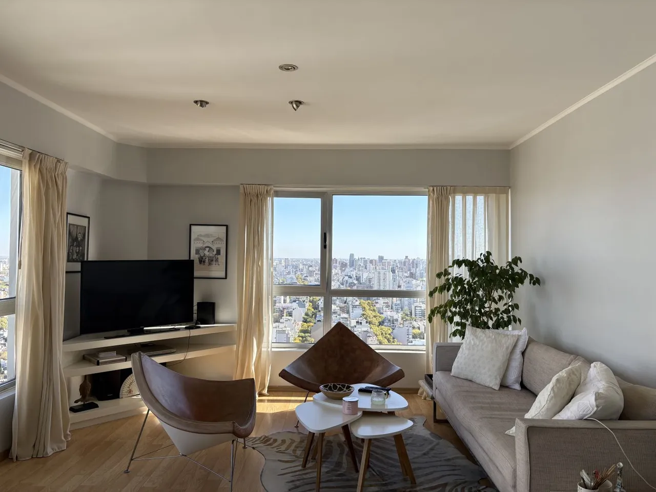 Departamento en Av. Juan B. Just 1000