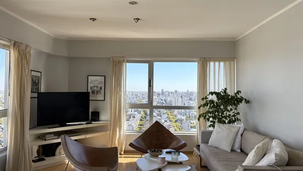 Departamento en Av. Juan B. Just 1000