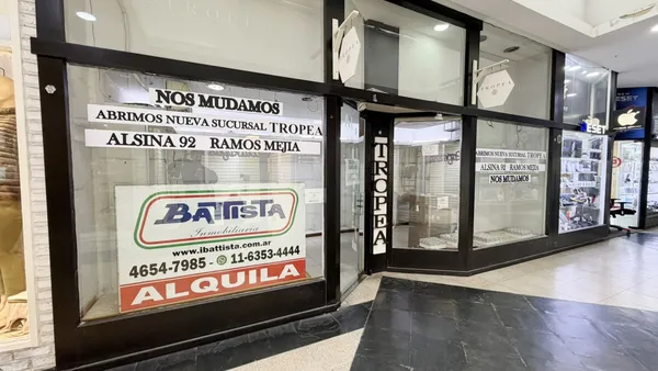 Local Comercial en AV. RIVADAVIA 14000
