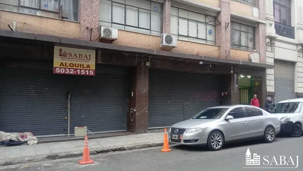 Local Comercial en Adolfo Alsina 1100