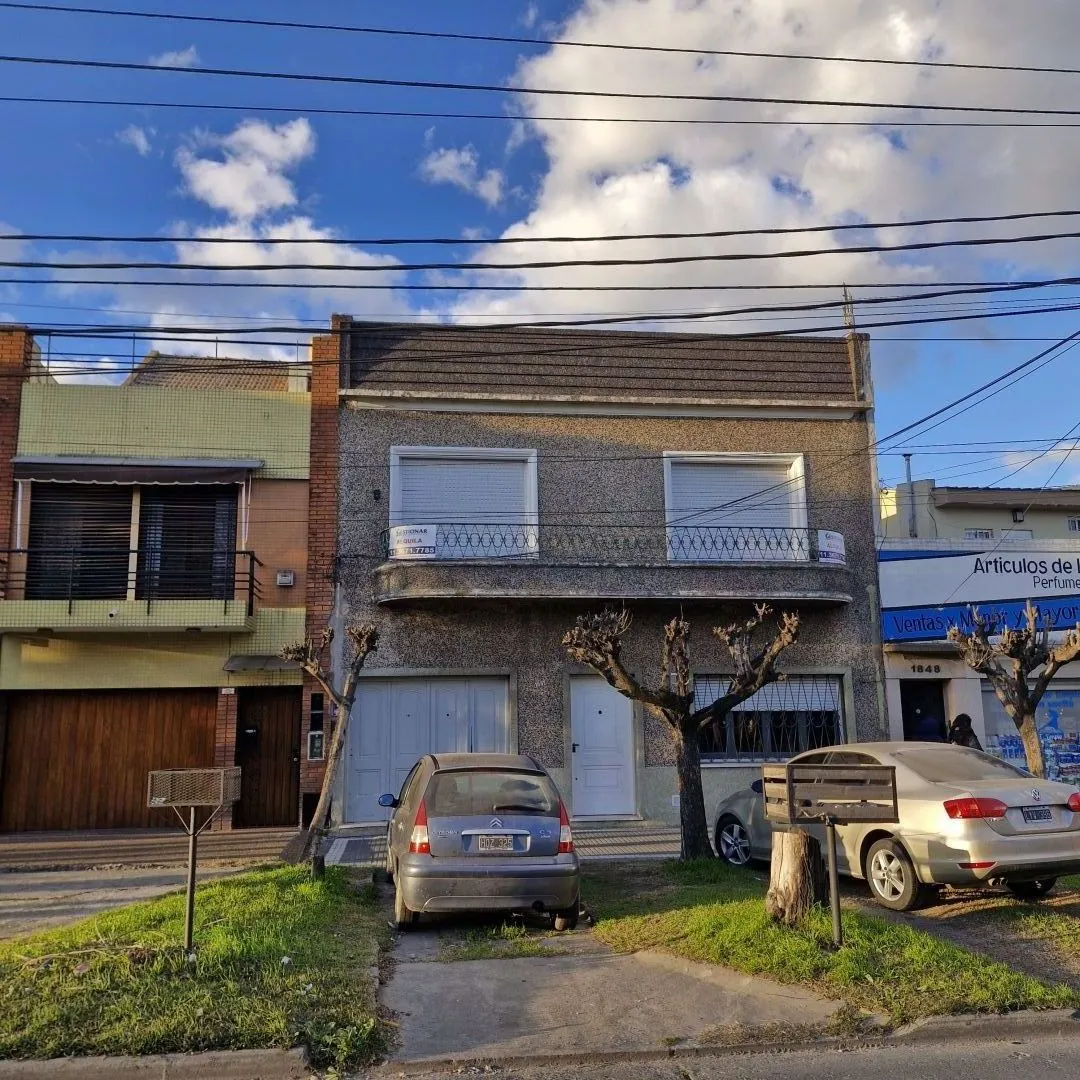Departamento en AV. PRES. RAUL A 1800