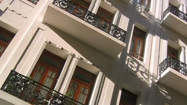 Edificio en Chile 600