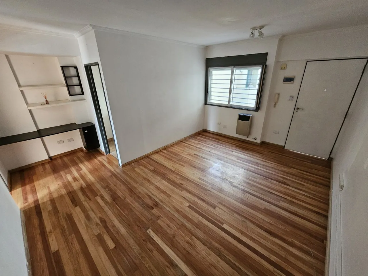Departamento en Hipolito Yrigoye 100