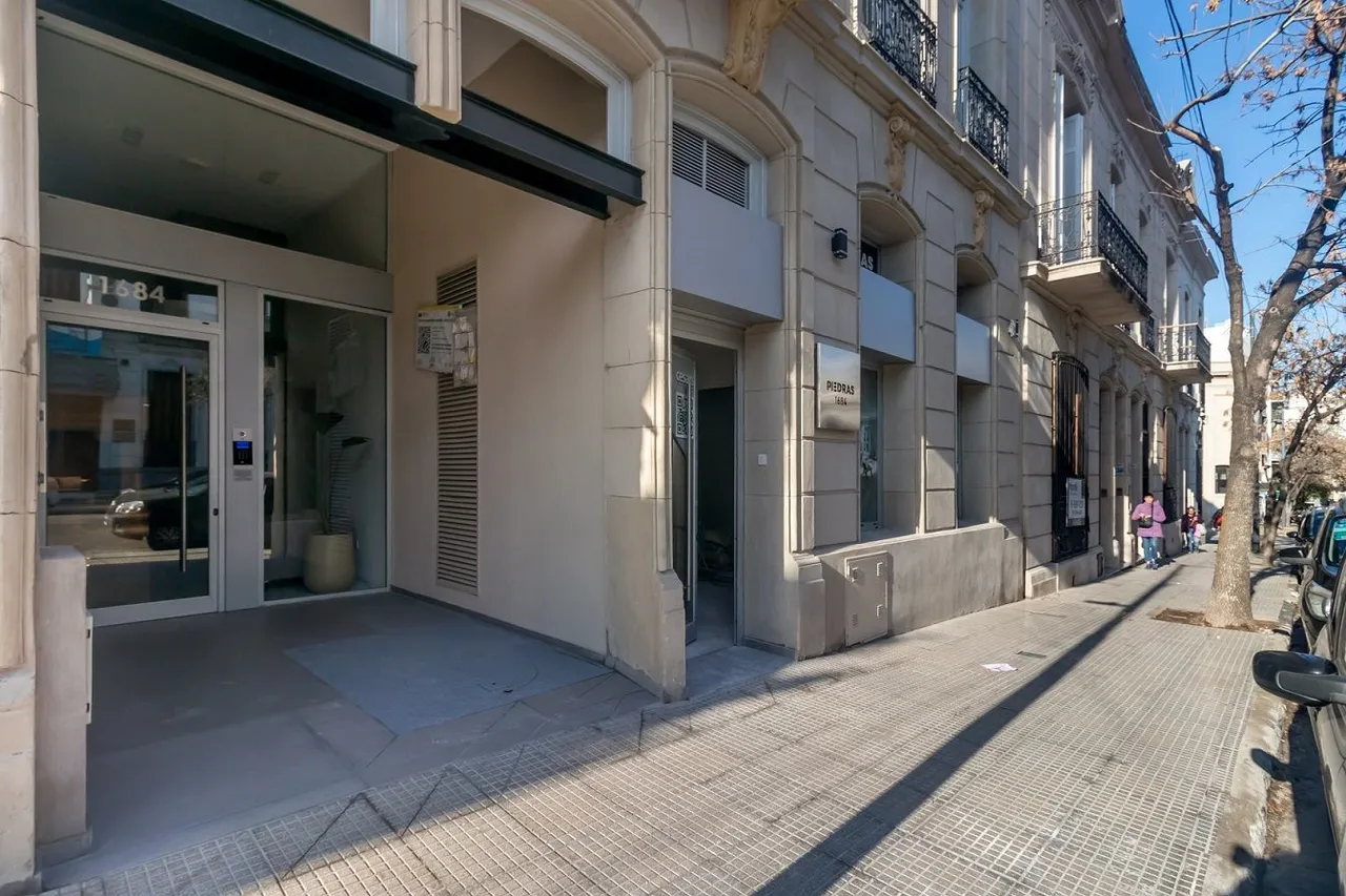 Departamento en PIEDRAS 1600