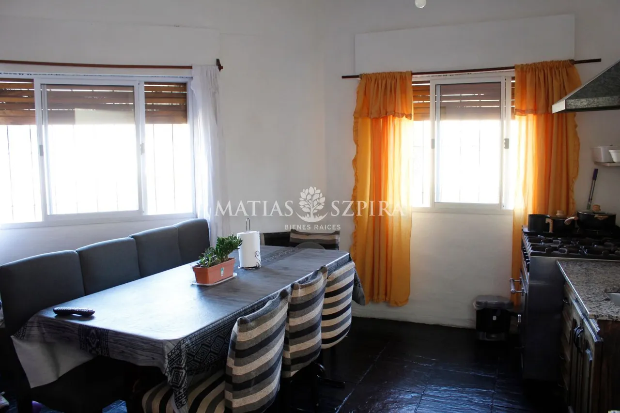 Casa en Juan A Maza 1300