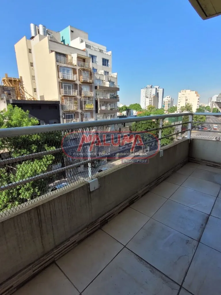Departamento en Av. Rivadavia 10500