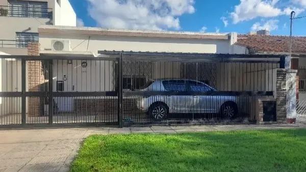 Casa en Tte. Cnel. Césa