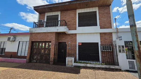 Casa en La Fraternidad 300