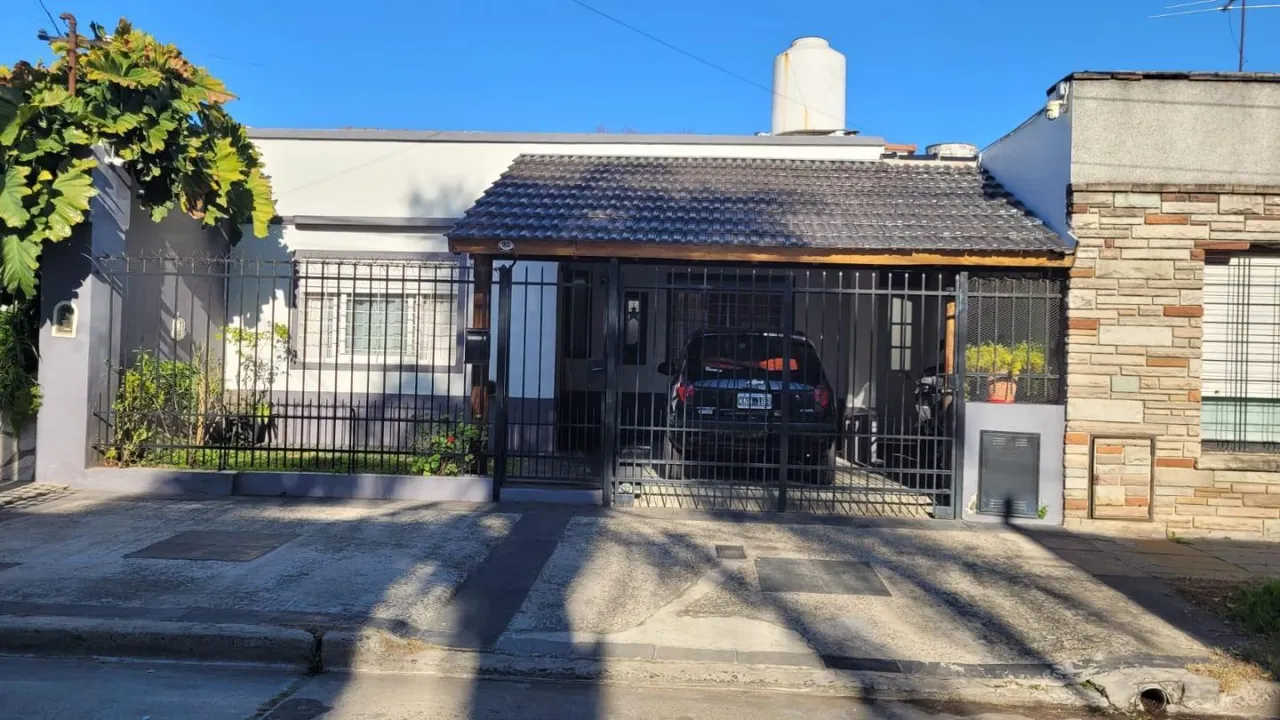 Casa en Jose Murias 900