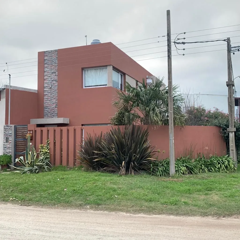 Casa en Av.Central y 18 600